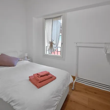Beautiful, Cozy With A Small Courtyard. Apartment *